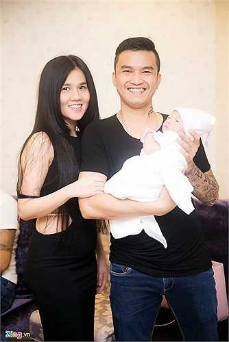 Gia đình nhỏ của chị gái Ngọc Bích.