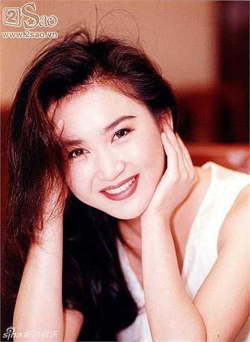 Từ vẻ trong sáng, đáng yêu, Ôn Bích Hà 'lột xác' để theo đuổi hình tượng sexy, gợi cảm.