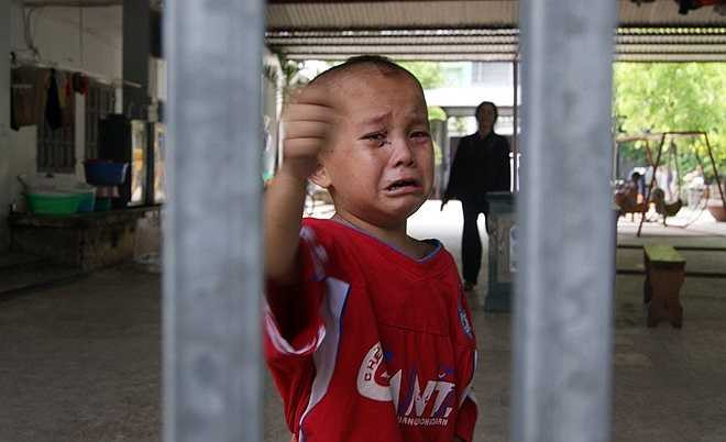 Buôn bán trẻ ở chùa Bồ Đề: Đau đớn ánh nhìn sau song cửa