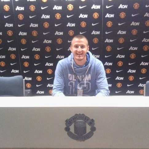 Tân binh cao 2m03 của Man Utd