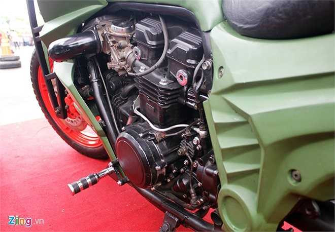 Cỗ máy sử dụng trên xe là loại 748cc của Kawasaki.