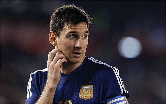 Anh đã tạm biệt kiểu tóc hiền lành thời World Cup 2014