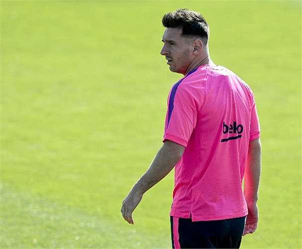 Ngay khi xuất hiện trên sân tập vào cuối tuần vừa rồi, Messi lập tức gây chú ý