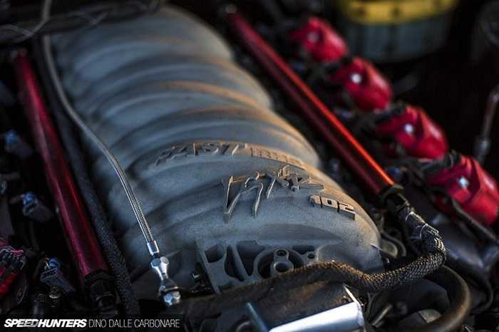 Minh chứng cho câu chuyện động cơ V8 là không thể thiếu của giới chuộng xe hơi. Có thể thấy, hầu hết các phiên bản lắp V8 đều là những mẫu xe khuynh hướng 'cơ bắp' và đề cao ý nghĩa của cụm từ 'tăng tốc'.