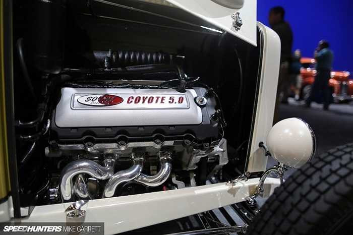 Cho tới thời điểm hiện tại, ‘Coyote’ 5.0 được đánh giá là loại động cơ V8 hoàn hảo nhất từ trước tới nay, có khả năng sinh công 400 mã lực. 
