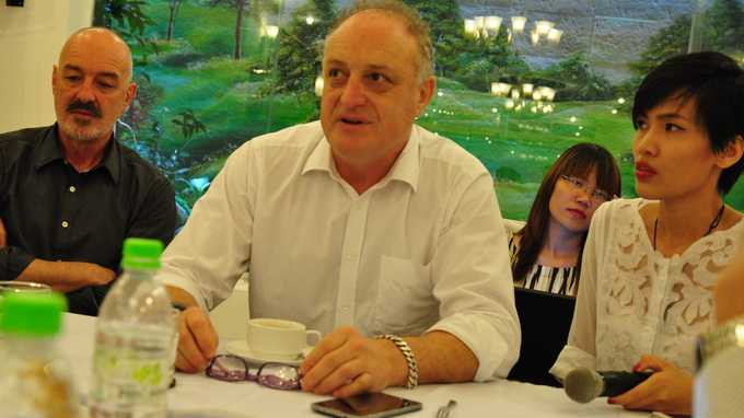 Ông David Seton - Chủ tịch tập đòa Besra - cho rằng: 'Gần đây có hàng loạt bài báo đăng tải thiếu căn cứ và sai sự thật gây tác hại lớn với Besra Việt Nam - Ảnh: Tấn Vũ