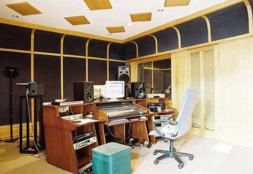 Phòng thu này của Anh quân từng được đánh giá là phòng thu 'đỉnh' nhất tại Hà Nội.