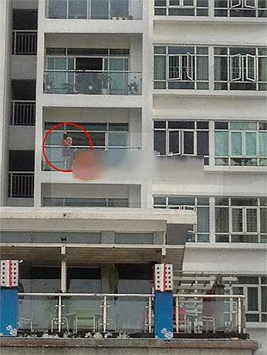 Sau khi nên duyên vợ chồng, Thủy Tiên và Công Vinh cùng nhau dọn về căn hộ chung cư cao cấp ở Quận 2, TP.HCM. Cả hai rất kín tiếng và hầu như không chia sẻ hình ảnh về tổ ấm trên mặt báo. 