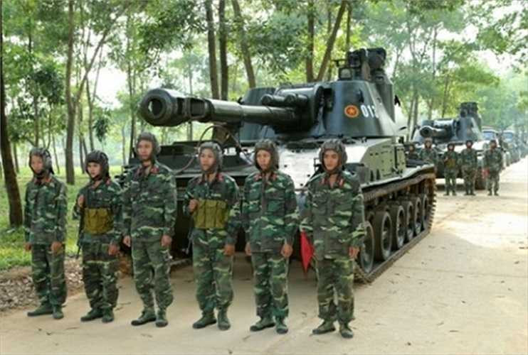 Pháo tự hành 2S3 Akatsiya gần như là 'anh em sinh đôi' với 2S1 khi nó cũng được phát triển đi vào phục vụ năm 1971. Loại pháo này cũng được sản xuất số lượng rất lớn, dây chuyền chế tạo hoạt động tới năm 1993 mới chấm dứt. 