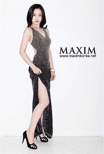 Ngoài thời gian tập luyện và thi đấu, Cha Yu-Ram cũng nhận được rất nhiều lời mời chụp ảnh tạp chí, điều này càng làm cho tên tuổi của Yu-Ram 'nổi như cồn' tại xứ sở kim chi.