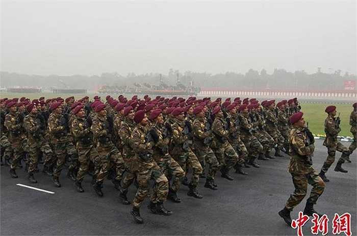 Binh lính Ấn Độ diễn tập ngay tại khu vực duyệt binh