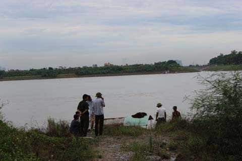 Cát Tường, chị Huyền, Thuê thợ lặn, lưới quét, tìm phần đầu, thẩm mỹ viện