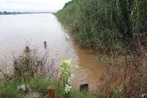 Cát Tường, chị Huyền, Thuê thợ lặn, lưới quét, tìm phần đầu, thẩm mỹ viện