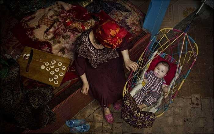 Một cảnh sinh hoạt của người Duy Ngô Nhĩ, Tân Cương