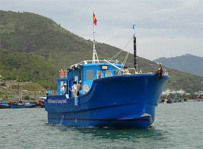 Hệ thống nước ngọt: trang bị két chứa có dung tích 3000 lít, đáp ứng nhu cầu sinh hoạt của ngư dân trong chuyến biển. 