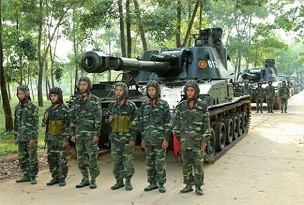 Pháo tự hành 2S3 Akatsiya gần như là 'anh em sinh đôi' với 2S1 khi nó cũng được phát triển đi vào phục vụ năm 1971. Loại pháo này cũng được sản xuất số lượng rất lớn, dây chuyền chế tạo hoạt động tới năm 1993 mới chấm dứt.