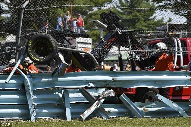 Kinh hoàng lao xe đâm chết đối thủ trên đường đua