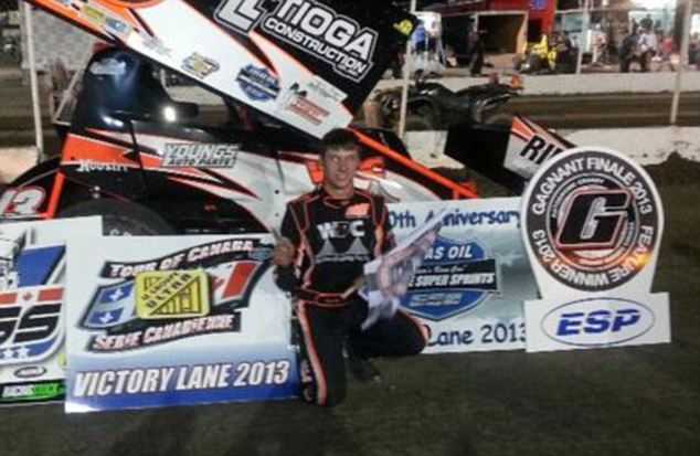 Kinh hoàng lao xe đâm chết đối thủ trên đường đua