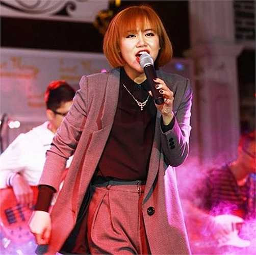 Hình ảnh cá tính của Văn Mai Hương ở hiện tại nhận được nhiều lời khen từ người hâm mộ