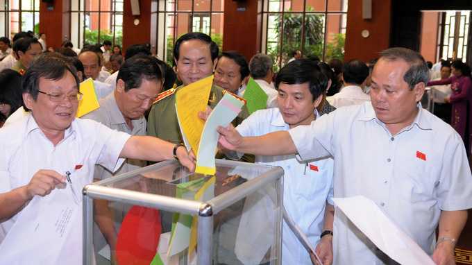 Lấy phiếu tín nhiệm