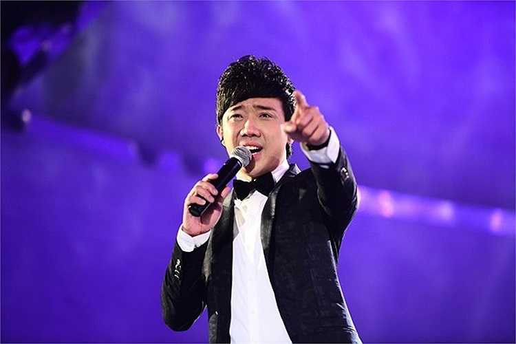 Trấn Thành: Theo học khoa diễn viên Sân khấu Điện ảnh song Trấn Thành gây được nhiều ấn tượng với khán giả màn ảnh nhỏ trong vai trò MC truyền hình. Anh là một trong những gương mặt MC được yêu mến và đắt sô nhất nhì showbiz và cũng là một trong những danh hài có duyên nhất khi lấn sân sang lĩnh vực người dẫn chương trình hiện nay.