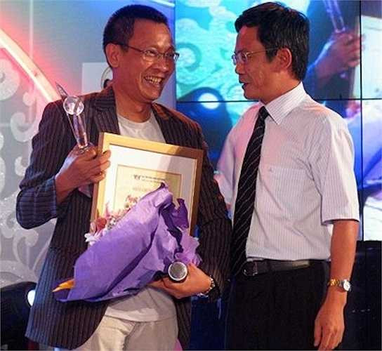 Nhà báo Lại Văn Sâm được khán giả biết tới và yêu mến trong vai trò người dẫn chương trình cho các gameshow của VTV3 như SV 96, SV 2000, Trò chơi thi đấu liên tỉnh, Đấu trí, Đấu trường 100, Chiếc nón kỳ diệu, Hãy chọn giá đúng, Chúng tôi là chiến sĩ… và hiện tại là Ai là triệu phú. Năm 2008, Lại Văn Sâm nhận giải thưởng Người dẫn chương trình gameshow được yêu thích nhất của Đài Truyền hình Việt Nam, kết quả của cuộc bình chọn do Tạp chí truyền hình tổ chức. Người dẫn chương tình, biên tập viên 