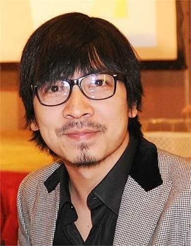 MC Đinh Tiến Dũng: Chỉ là một tay ngang trong nghề song kể từ khi tham gia chương trình Hỏi xoáy - đáp xoay, tung hứng cùng danh hài Xuân Bắc, Đinh Tiến Dũng được đông đảo khán giả ở nhiều lứa tuổi, đặc biệt là các bạn trẻ yêu mến. Khi chương trình đang trên đà phát triển, bỗng giáo sư Xoay chia tay Hỏi xoáy vì 'cạn vốn' và không thể viết tiếp những kịch bản tốt cho chương trình như trước. Việc thôi dẫn chương trình hỏi đáp đã trở thành món ăn tinh thần với nhiều khán giả vào thời điểm đó của Đi