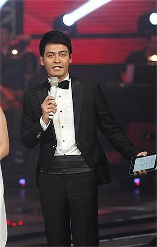 Năm 2010, Phan Anh từng giành giải Mai Vàng ở hạng mục Người dẫn chương trình được yêu thích nhất. Anh hiện là gương mặt MC đình đám và sáng giá trên truyền hình khi gắn bó với hàng loạt chương trình, gameshow hot nhất hiện nay như Sao Online, Vietnam Idol, Cặp đôi hoàn hảo, Giọng hát Việt, 12 cá tính lên đường xuyên Việt… Không chỉ được yêu mến bằng lối dẫn tự nhiên, Phan Anh còn chinh phục khán giả nhờ gương mặt điển trai, vóc dáng cao ráo và nụ cười sáng sân khấu.