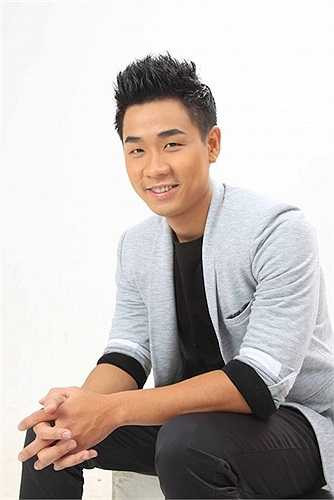 Nguyên Khang là gương mặt MC được yêu thích trên truyền hình hiện nay. Anh từng chia sẻ, nghề dẫn chương trình mang tới cho anh nụ cười trong cuộc sống. Sinh ra và lớn lên trong hoàn cảnh khó khăn, cơ cực, lúc đầu, Nguyên Khang tới với nghề với mục đích kiềm tiền. Nhưng hiện tại, anh đang sống với nó bằng đam mê và gặt hái được không ít 'trái ngọt'. Là người khá kín tiếng về chuyện tình cảm nhưng trong dịp Valetine vừa qua, nam MC cũng tiết lộ với khán giả về chuyện tình yêu của mình. Bạn gái củ