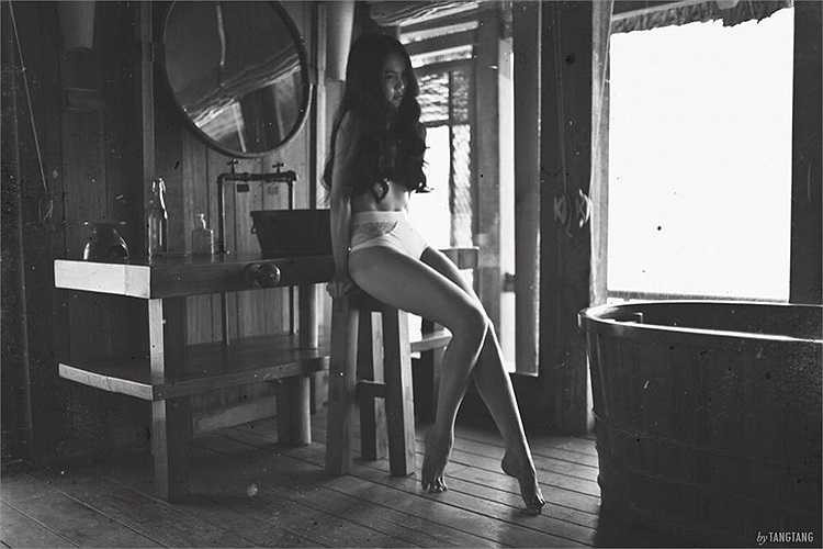 Cô cũng nói rõ quan điểm của người yêu: 'Chưa bao giờ anh ấy khen đẹp chỉ nói bình thường hoặc cười khi em hỏi thôi.'