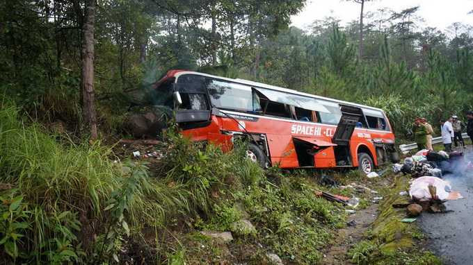 Tài xế hi sinh cứu hơn 40 người được trao kỷ niệm chương