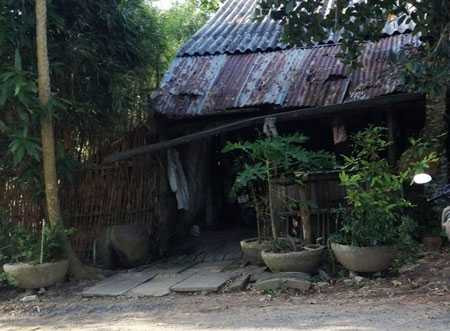 Thi thể nam thanh niên 18 tuổi và bạn gái nổi dưới kênh