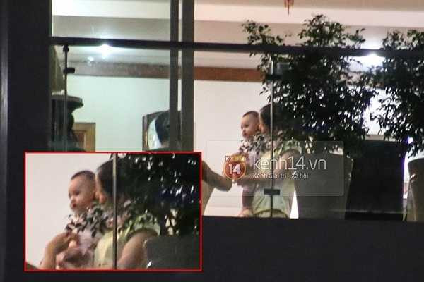 Đặc biệt, bộ đôi trai tài gái sắc này chỉ cho ngắm ảnh chứ nhất quyết không cho sao chép hay chụp lại.