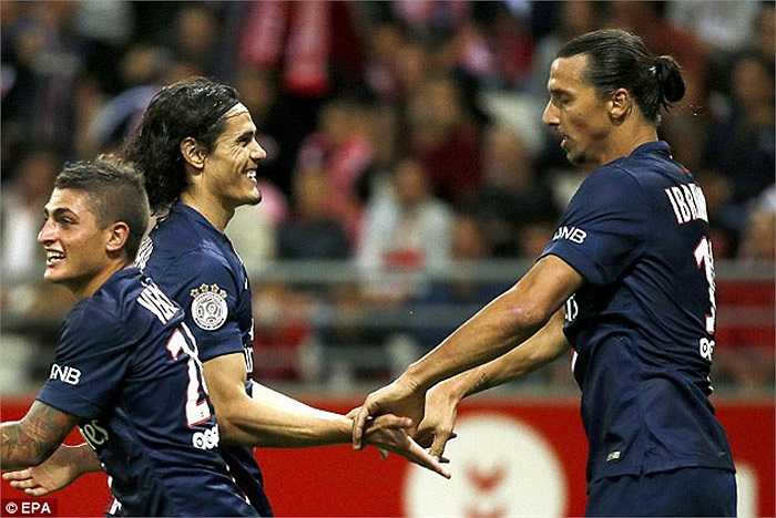 Xếp thứ ba là gã nhà giàu PSG. Chi đậm để mua David Luiz, ĐKVĐ Ligue 1 có giá trị đội hình chính là 315 triệu