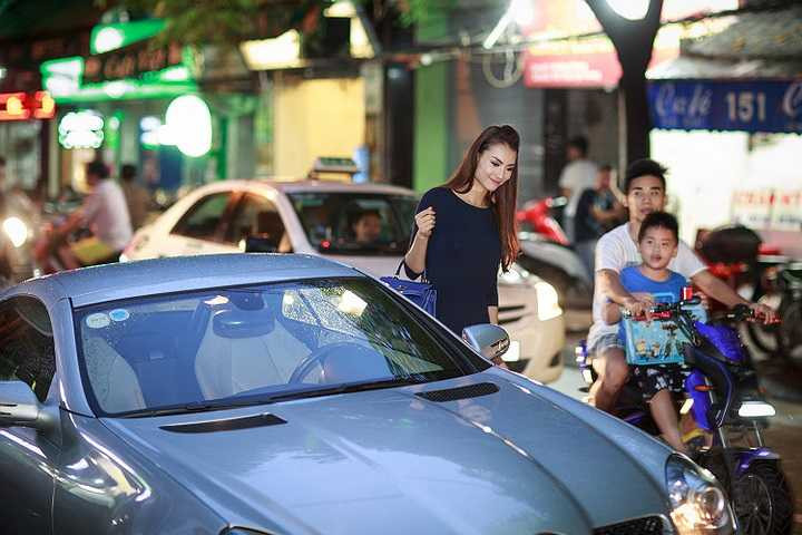 Dường như sau những scandal dài dằng dặc, Hồng Quế đã tập trung trở lại với công việc của mình hơn