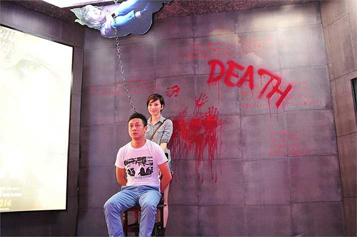 Hồng Nhung từng lọt vào chung kết cuộc thi Hoa hậu Việt Nam năm 2008. Tại năm này, Anh Tuấn cũng chính là MC trong đêm chung kết cuộc thi.