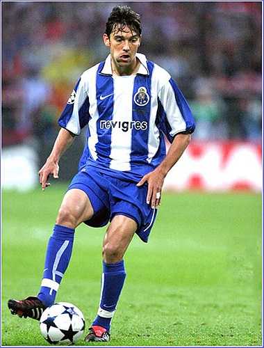 Bắt đầu từ năm 2004, sau khi giành chức vô địch Champions League, FC Porto bắt đầu buôn bán cầu thủ kiếm lời. Paulo Ferreria sang Chelsea với giá 17,6 triệu bảng
