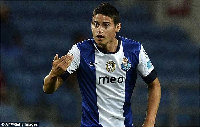 Cũng trong góp hợp đồng này, đại gia nước Pháp mua luôn James Rodriguez với giá 40 triệu bảng