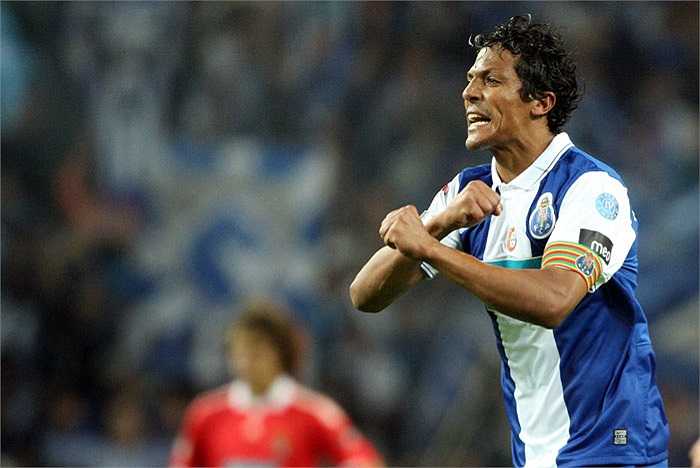 Quả bom tấn duy nhất năm 2010: Bruno Alves sang Zenit với giá 19,4 triệu bảng