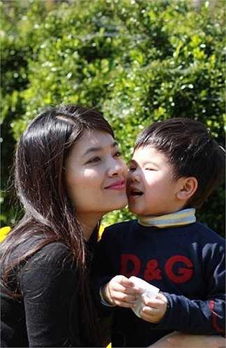  Chị từng theo học khoa Kinh tế trước khi chính thức bước vào công việc BTV truyền hình. Tuy nhiên, so với đàn chị Vân Anh hay Hoài Anh thì cái tên Diệp Anh chưa thực sự không đình đám bằng.