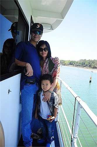 Về cuộc sống gia đình, Thu Thủy cũng là một người khá kín tiếng. Bùi Thu Thủy có tổ ấm hạnh phúc bên người chồng rất tâm lý và hai cậu trai ngày một khôn lớn, trưởng thành. 