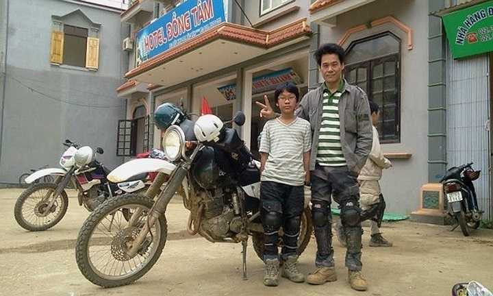 Ngay từ ngày bé, Balo đã được bố cho đi phượt, khám phá những trải nghiệm cuộc sống để tự lập và trưởng thành hơn. Theo Zing