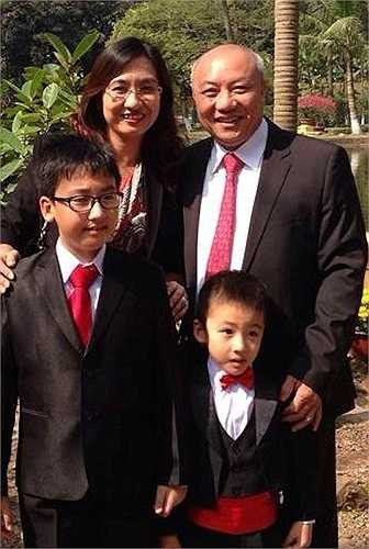 Sau công việc biên tập viên chương trình thời sự, Vân Anh trở về nhà, cô luôn dành thời gian chăm chút cho gia đình nhỏ. Tuy nhiên, chị lại là người rất kín tiếng trong chuyện riêng tư.