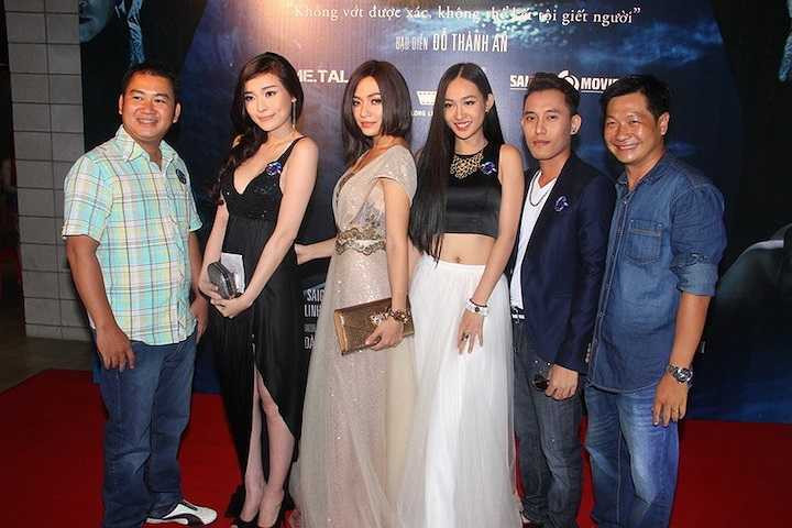 Ê-kip đoàn làm phim.