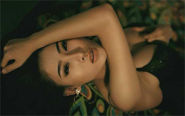 Gương mặt thanh thoát của DJ Oxy