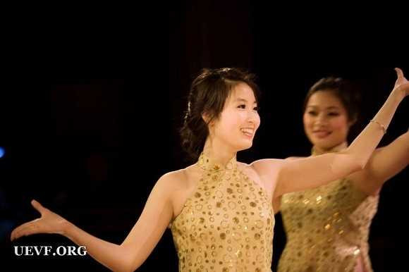 Hà Linh tham dự chương trình của Hội sinh viên Việt Nam tại Pháp.