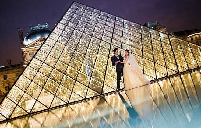 Ban đầu Khánh Vy cảm thấy hơi tủi thân khi hình ảnh cô dâu lên ảnh có phần nhợt nhạt, khác với nhiều bộ ảnh cưới chụp tại châu Âu khi có điều kiện kinh tế tốt, đầu tư chuyên nghiệp và ê-kip hùng hậu.