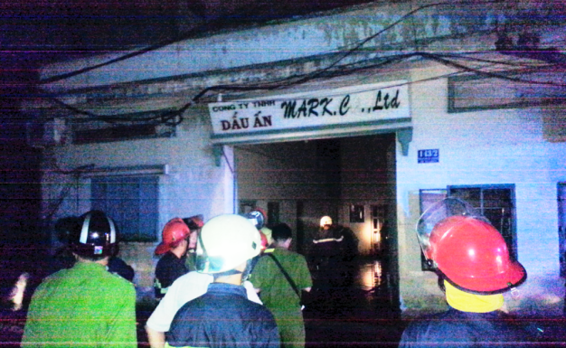 Công ty thực phẩm cháy dữ dội