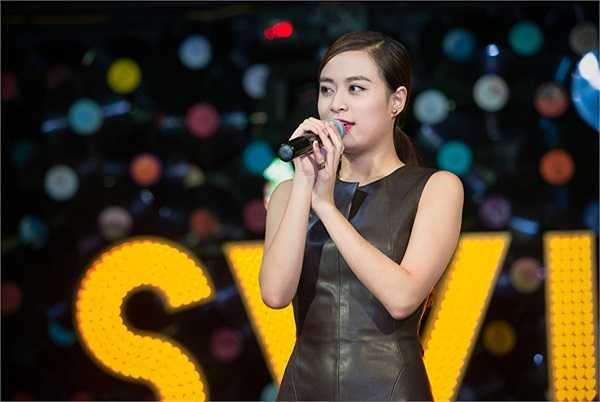 Nữ ca sỹ không phủ nhận cô dành tình cảm yêu mến cho chàng hot boy. Thế nhưng, đó chỉ là tình bạn, chứ không tình yêu như mọi người nghĩ. 