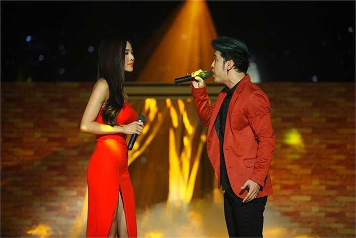 Đây là một ca khúc hoàn toàn không thuộc sở trường của Ưng Hoàng Phúc, nhưng anh vẫn 'chiều' ý người yêu. 